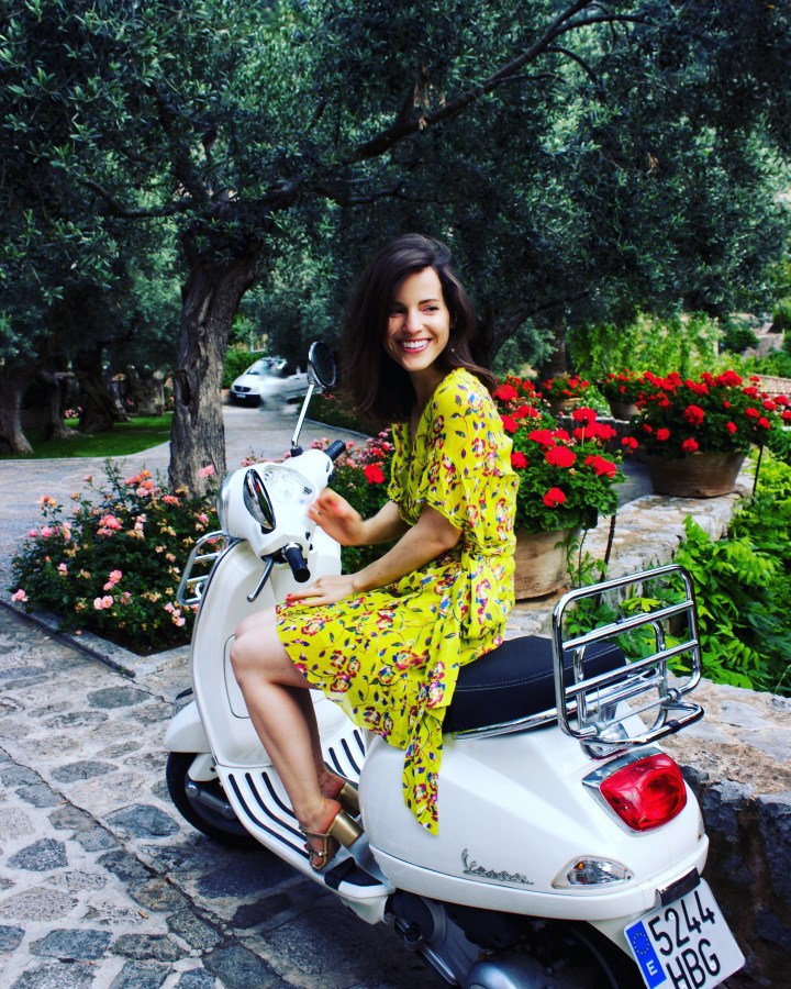 Annalee, La Residencia